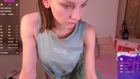 Snapshot of nillie_kelly chatting on 12/03/24, 06:04 Nillie online show from 12/03/24, 06:04