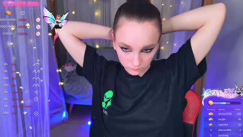 Snapshot of nillie_kelly chatting on 12/28/24, 12:35 Nillie online show from 12/28/24, 12:35