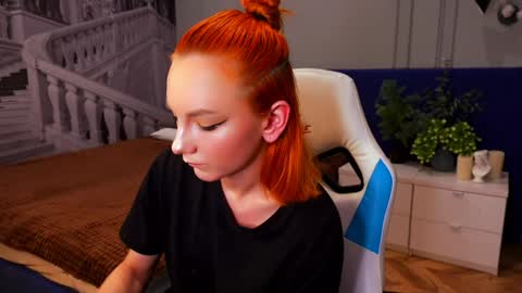 Snapshot of nillie_kelly chatting on 02/02/25, 12:30 Nillie online show from 02/02/25, 12:30
