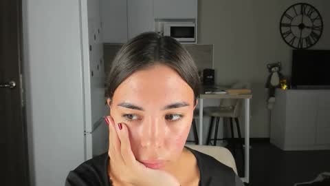 Bella online show from 10/24/25, 11:34