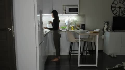 Bella online show from 02/11/26, 04:34