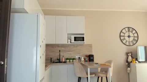 Bella online show from 03/28/26, 06:02