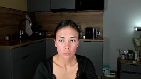 Bella online show from 05/15/26, 09:55