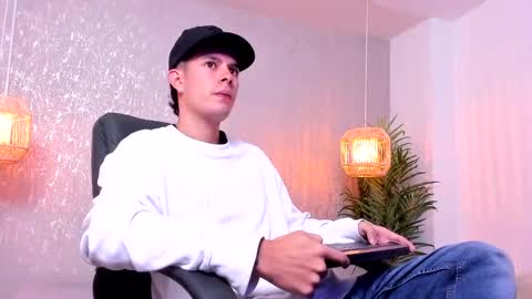 Nils online show from 10/19/25, 04:02