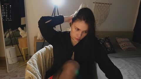 Jennet online show from 11/26/25, 05:36