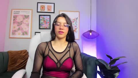 Snapshot of nina__dixon chatting on 02/06/25, 09:06 Nina online show from 02/06/25, 09:06