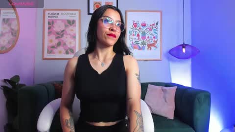 Snapshot of nina__dixon chatting on 02/08/25, 08:10 Nina online show from 02/08/25, 08:10