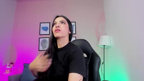 Nina online show from 12/16/25, 10:48