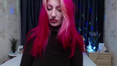 Nina online show from 11/06/25, 06:14