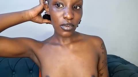 nina_bambi online show from 02/18/26, 06:59