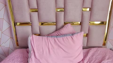 Nina Carther online show from 03/18/26, 04:10