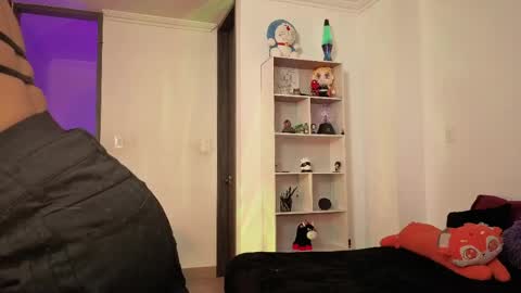 Nina Neon Nostrade online show from 04/18/26, 11:16