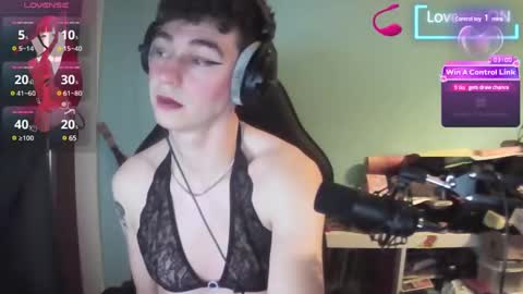 icynina online show from 12/15/24, 09:31