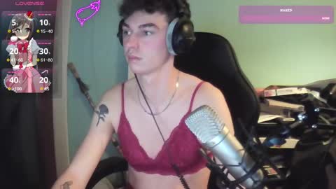 icynina online show from 12/17/24, 10:32