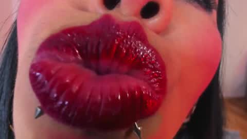 Nina Fox  online show from 04/09/26, 02:55