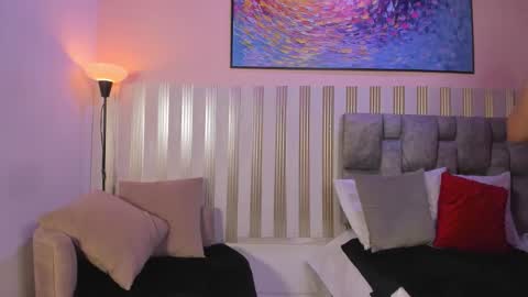 nina_glow_ online show from 02/25/26, 11:42