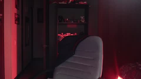 Snapshot of nina_moonbeam chatting on 12/26/24, 11:35 Nina Moon online show from 12/26/24, 11:35