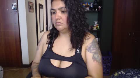 Snapshot of nina_moonbeam chatting on 10/16/25, 08:10 Nina Moon online show from 10/16/25, 08:10