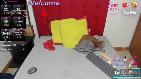 Snapshot of nina_petit chatting on 01/26/25, 02:24 Nina online show from 01/26/25, 02:24