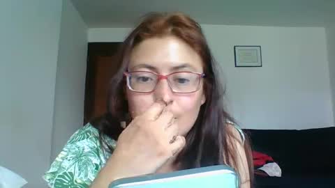 Snapshot of nina_petit chatting on 02/11/25, 07:38 Nina online show from 02/11/25, 07:38
