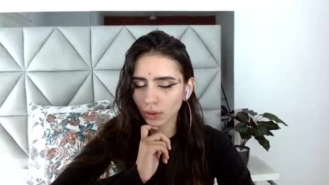 Snapshot of nina_pons chatting on 12/10/24, 08:16 Nina online show from 12/10/24, 08:16