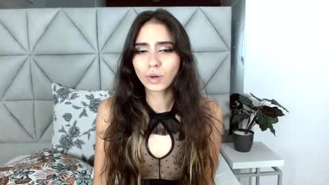 Snapshot of nina_pons chatting on 12/24/24, 12:55 Nina online show from 12/24/24, 12:55