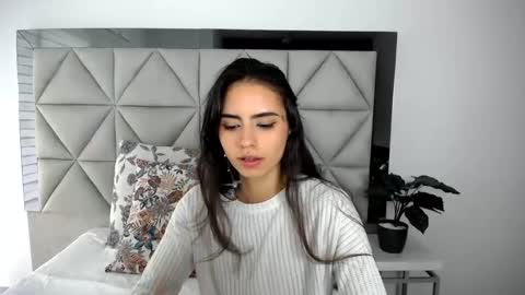 Snapshot of nina_pons chatting on 02/05/25, 09:07 Nina online show from 02/05/25, 09:07