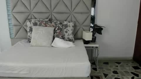  Nina  online show from 10/23/25, 09:24