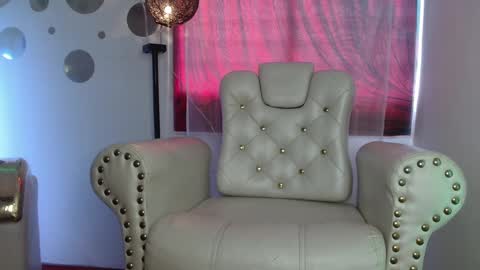 Nina Roser online show from 09/25/25, 03:05