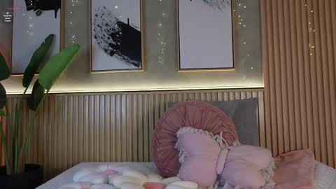 Snapshot of nina_soul chatting on 05/24/26, 01:49 NINA online show from 05/24/26, 01:49