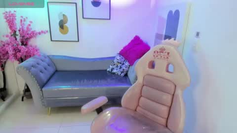 Nina  online show from 02/18/26, 03:35