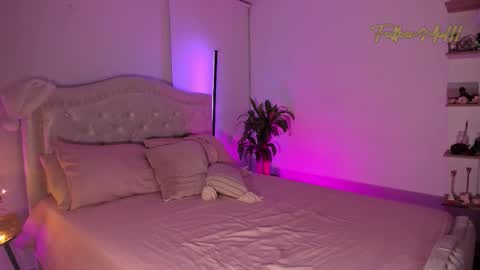    online show from 12/04/25, 12:31