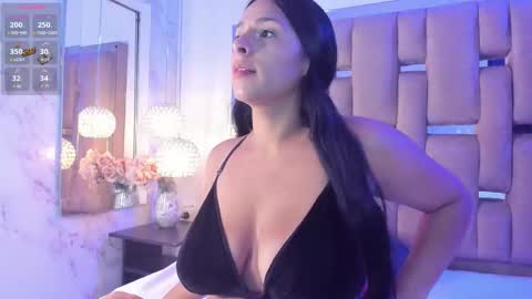 ninabloom_ online show from 03/20/26, 11:37
