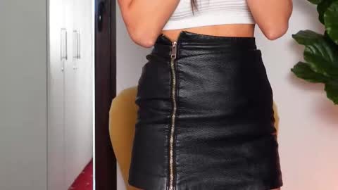 NinaCrystal online show from 09/11/25, 05:29