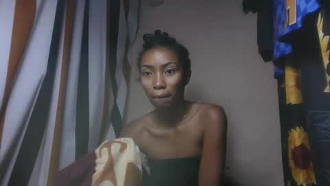 ninaeaa online show from 12/14/25, 02:50