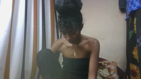 ninaeaa online show from 12/15/25, 05:34