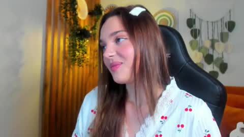 NinaLior online show from 10/25/25, 05:15