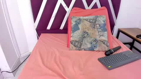 Nina online show from 04/09/26, 06:19