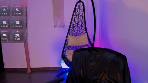 ninamonroee online show from 12/23/24, 11:49