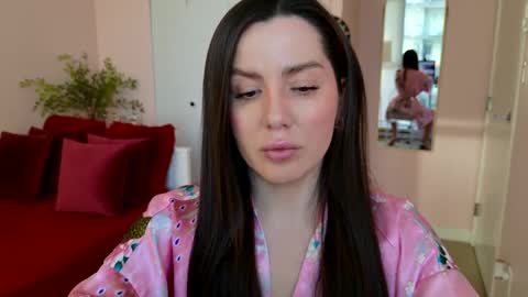 NinaOneil online show from 01/26/25, 10:02