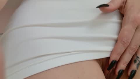 NinaOneil online show from 02/26/25, 11:15