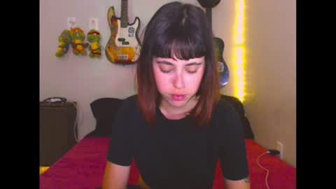 ninapellegrini17 online show from 10/23/25, 12:32
