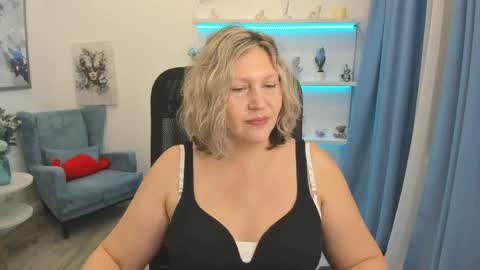 Snapshot of ninastarle chatting on 06/06/26, 05:12 ninastarle online show from 06/06/26, 05:12
