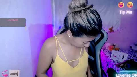 ninatinydoll1 online show from 10/06/25, 10:56