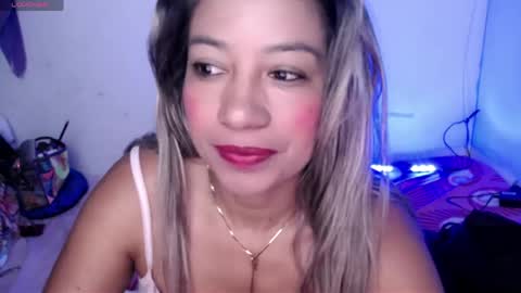 ninatinydoll1 online show from 04/22/26, 11:34