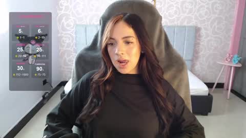 Snapshot of ninfa_ch chatting on 12/19/24, 11:29 Ninfa online show from 12/19/24, 11:29