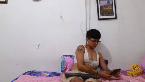 nini_smith online show from 04/03/26, 04:43