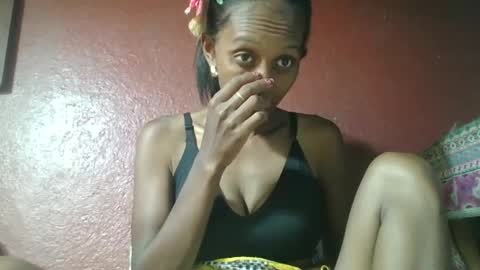 ninie246746 online show from 01/12/25, 12:23