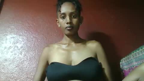 ninie246746 online show from 02/08/25, 08:52