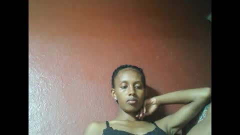 ninie246746 online show from 02/16/25, 01:27